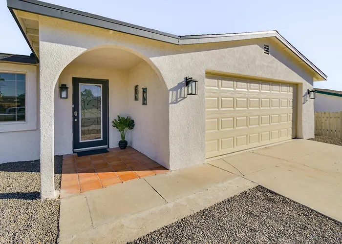 ~ 5 Mi To Havasu: Family W/ Fenced Yard! *