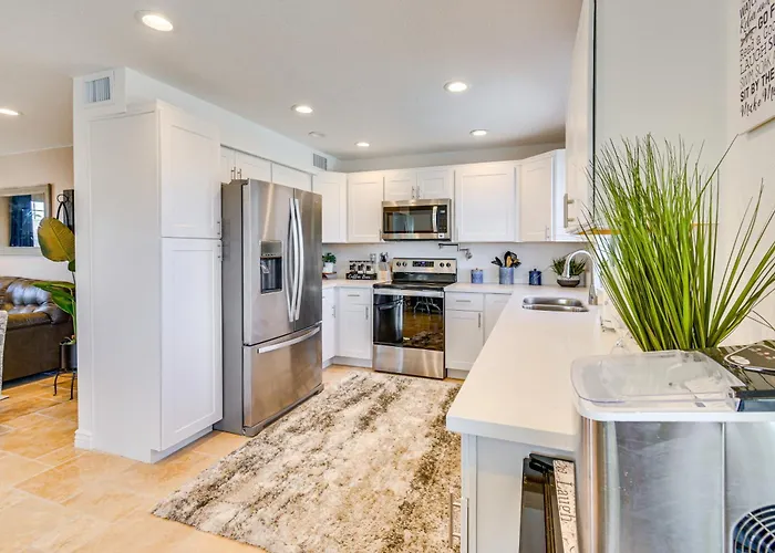 ~ 5 Mi To Havasu: Family W/ Fenced Yard! * Lake Havasu City