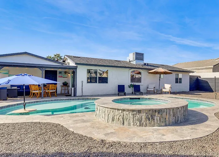 ~ 5 Mi To Havasu: Family W/ Fenced Yard! *